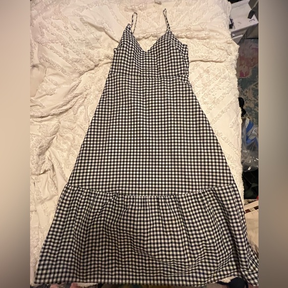 Gu Dresses & Skirts - Chic Black and White Gingham Midi Dress